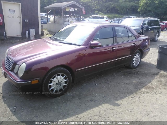 WDBJF65J7YB016928 - 2000 MERCEDES-BENZ E 320 MAROON photo 2