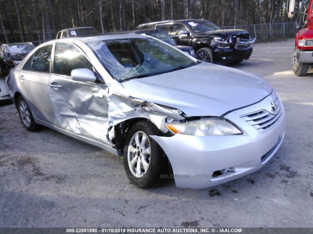 4T1BE46K07U125749 - 2007 TOYOTA CAMRY NEW GENERAT CE/LE/XLE/SE SILVER photo 1