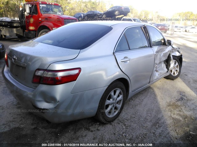 4T1BE46K07U125749 - 2007 TOYOTA CAMRY NEW GENERAT CE/LE/XLE/SE SILVER photo 4