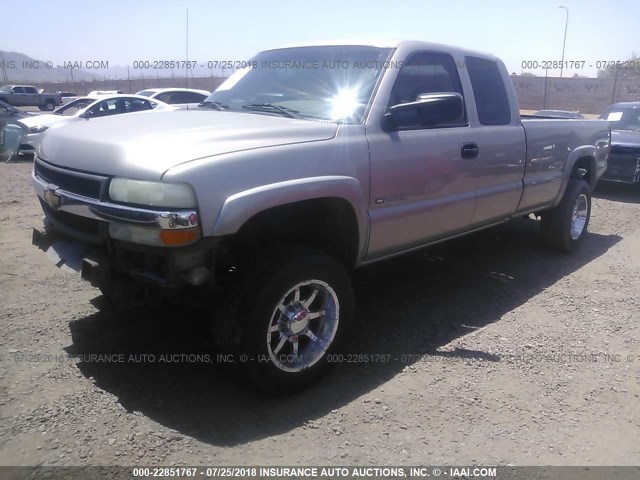 1GCHC29U01E313422 - 2001 CHEVROLET SILVERADO C2500 HEAVY DUTY SILVER photo 2