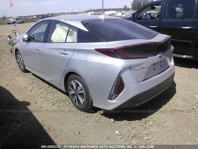 JTDKARFP1H3003773 - 2017 TOYOTA PRIUS PRIME  SILVER photo 3