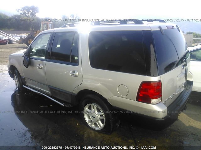 1FMPU16575LA09565 - 2005 FORD EXPEDITION XLT SILVER photo 3