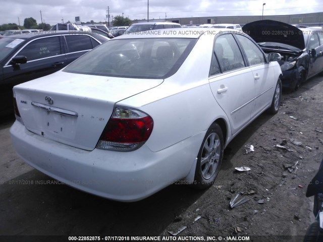 JTDBF32K350165362 - 2005 TOYOTA CAMRY LE/XLE/SE WHITE photo 4