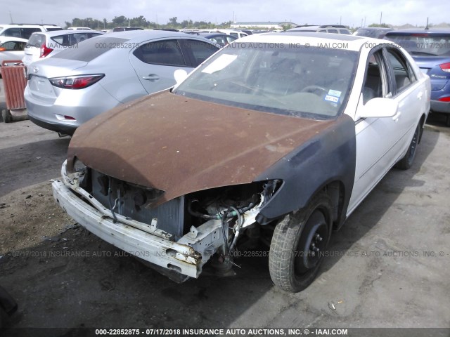 JTDBF32K350165362 - 2005 TOYOTA CAMRY LE/XLE/SE WHITE photo 6