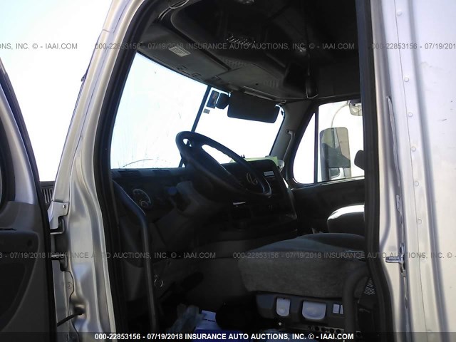 3AKJGLDRXGSGZ5154 - 2016 FREIGHTLINER CASCADIA 125  GRAY photo 5