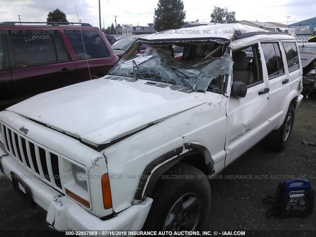 1J4FJ68S8WL226983 - 1998 JEEP CHEROKEE SPORT/CLASSIC WHITE photo 2