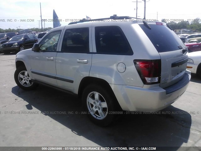 1J8GR48KX7C678242 - 2007 JEEP GRAND CHEROKEE LAREDO/COLUMBIA/FREEDOM WHITE photo 3