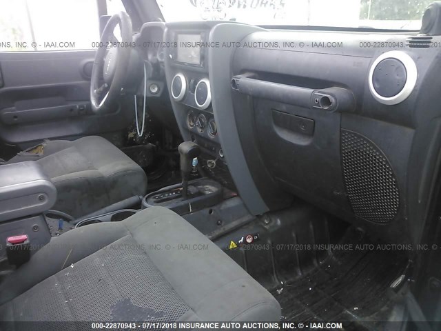 1J4FA54199L773479 - 2009 JEEP WRANGLER SAHARA BLACK photo 5