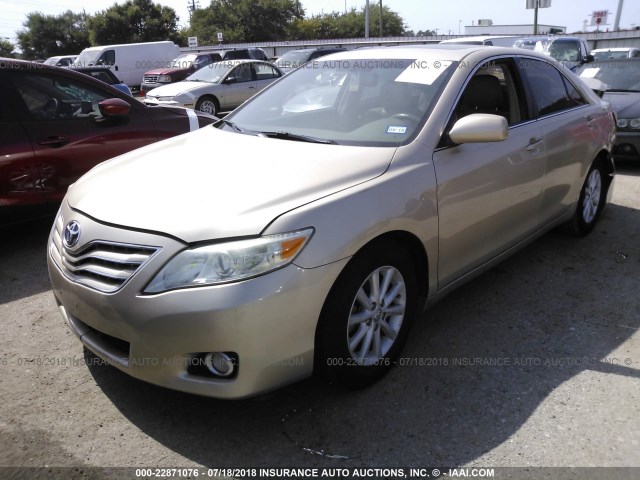 4T4BF3EK5BR097793 - 2011 TOYOTA CAMRY SE/LE/XLE GOLD photo 2