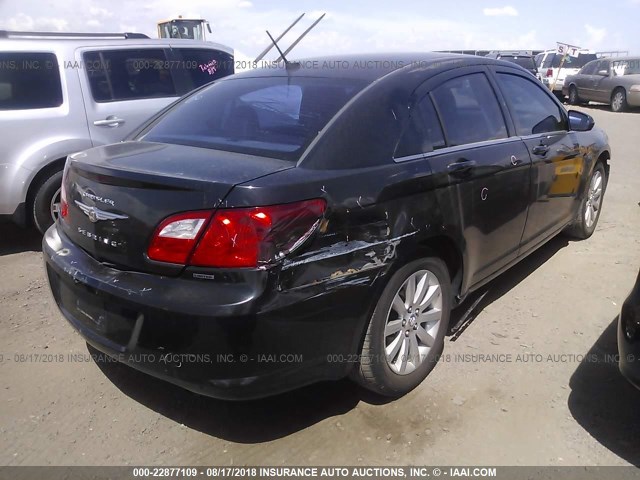 1C3CC5FB7AN135432 - 2010 CHRYSLER SEBRING LIMITED BLACK photo 4