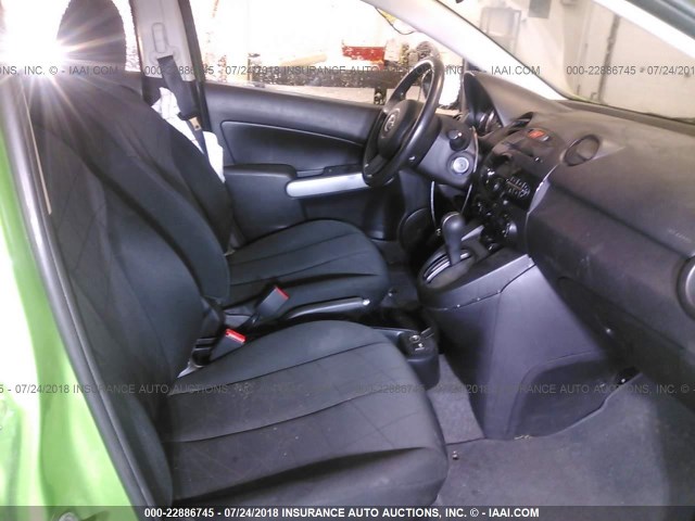 JM1DE1KY7D0166498 - 2013 MAZDA MAZDA2 GREEN photo 5