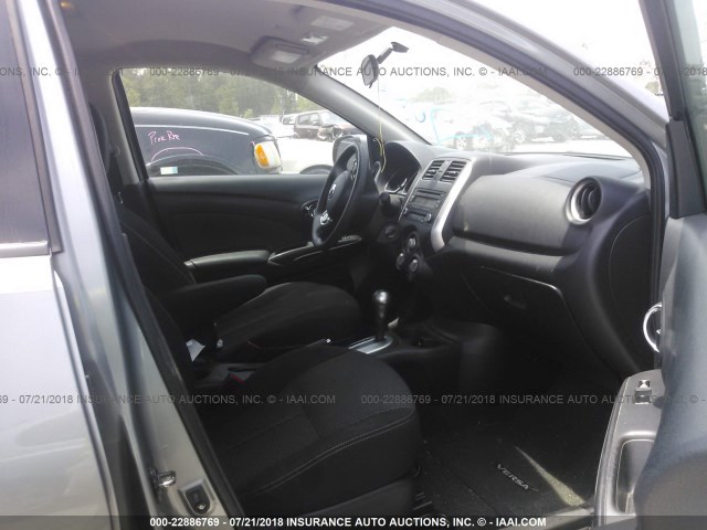 3N1CN7AP9EL854307 - 2014 NISSAN VERSA GRAY photo 5