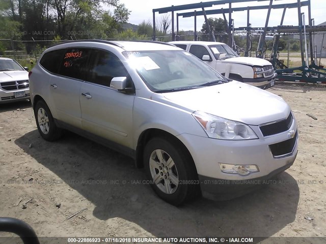 1GNKVGED4CJ251527 - 2012 CHEVROLET TRAVERSE LT SILVER photo 1