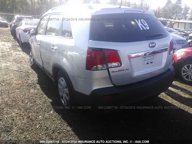 5XYKTDA2XDG314780 - 2013 KIA SORENTO LX SILVER photo 3