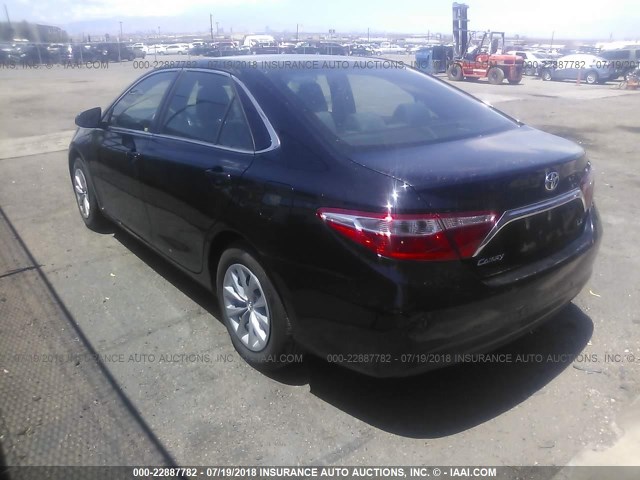 4T1BF1FK1GU568147 - 2016 TOYOTA CAMRY LE/XLE/SE/XSE BLACK photo 3