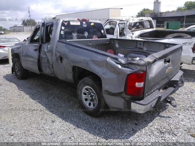 2GCEC19J771647301 - 2007 CHEVROLET SILVERADO C1500 GRAY photo 3