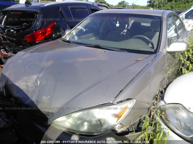 JTDBE32K130183083 - 2003 TOYOTA CAMRY LE/XLE BEIGE photo 2