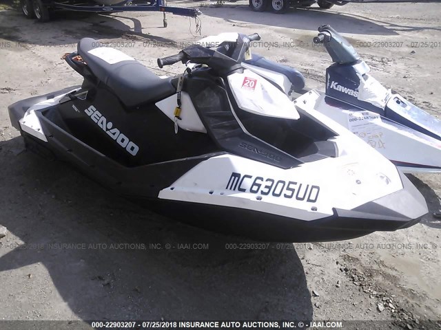 YDV80435E717 - 2017 SEADOO UNKNOWN  WHITE photo 1