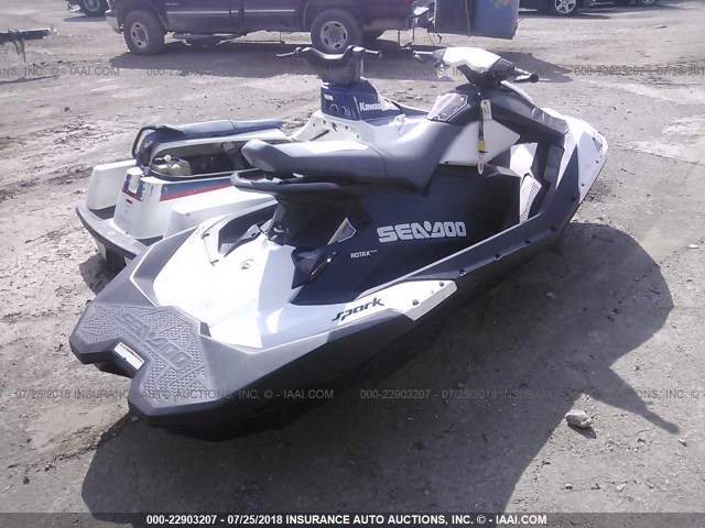 YDV80435E717 - 2017 SEADOO UNKNOWN  WHITE photo 4