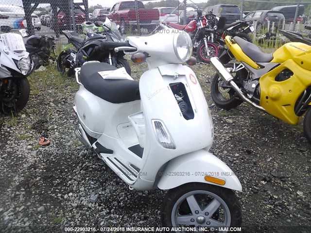 ZAPC386B965001072 - 2006 VESPA LX 50 WHITE photo 1