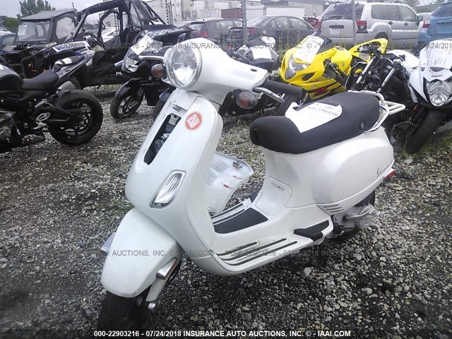 ZAPC386B965001072 - 2006 VESPA LX 50 WHITE photo 2