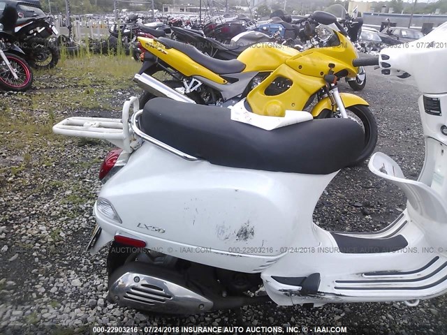 ZAPC386B965001072 - 2006 VESPA LX 50 WHITE photo 6