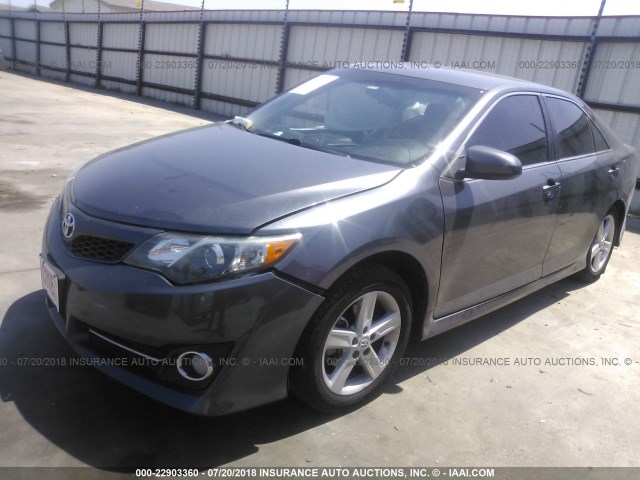 4T1BF1FK0EU432850 - 2014 TOYOTA CAMRY L/SE/LE/XLE Boz foto 2
