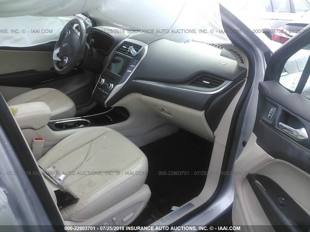 5LMCJ3D91HUL24611 - 2017 LINCOLN MKC RESERVE Plata foto 5