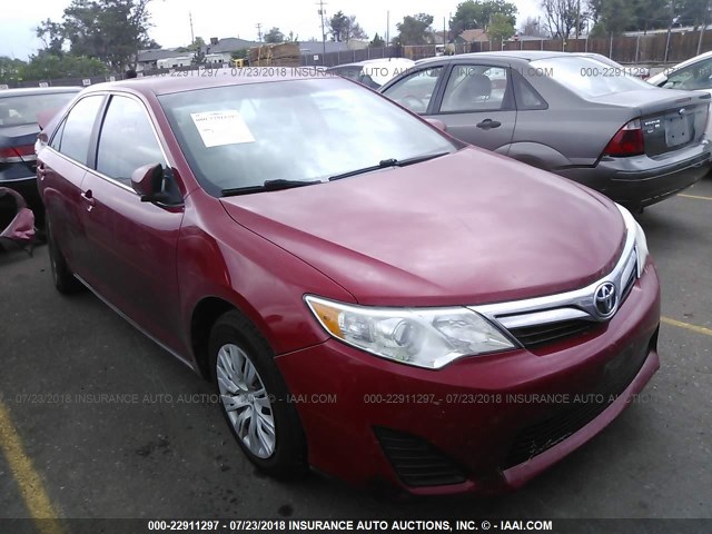 4T1BF1FK8DU693805 - 2013 TOYOTA CAMRY L/SE/LE/XLE წითელი ფოტო 1