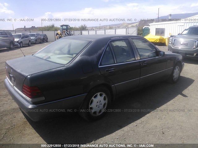 WDBGA32E6PA115985 - 1993 MERCEDES-BENZ 300 SE GRAY photo 4