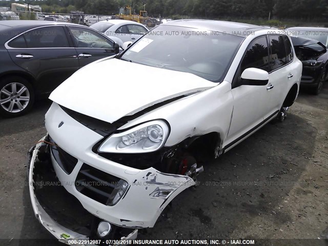 WP1AA29P99LA06807 - 2009 PORSCHE CAYENNE WHITE photo 2