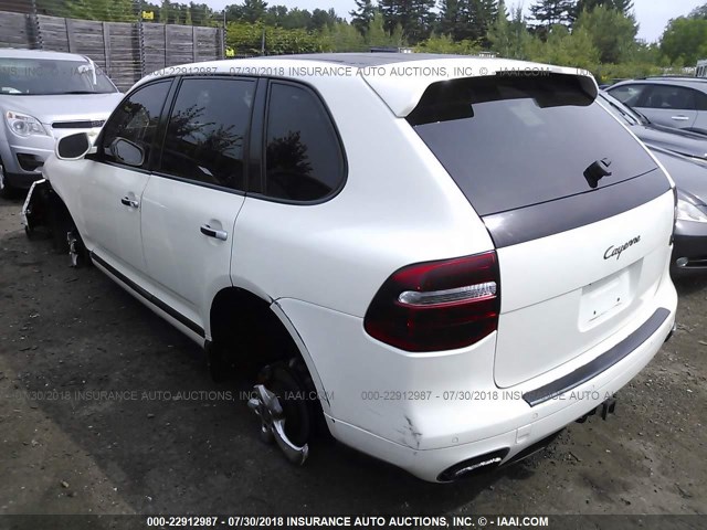 WP1AA29P99LA06807 - 2009 PORSCHE CAYENNE WHITE photo 3