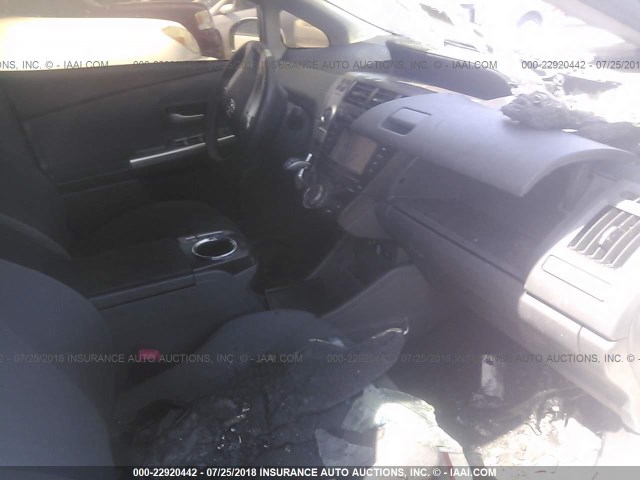 JTDZN3EU2C3157974 - 2012 TOYOTA PRIUS V WHITE photo 5