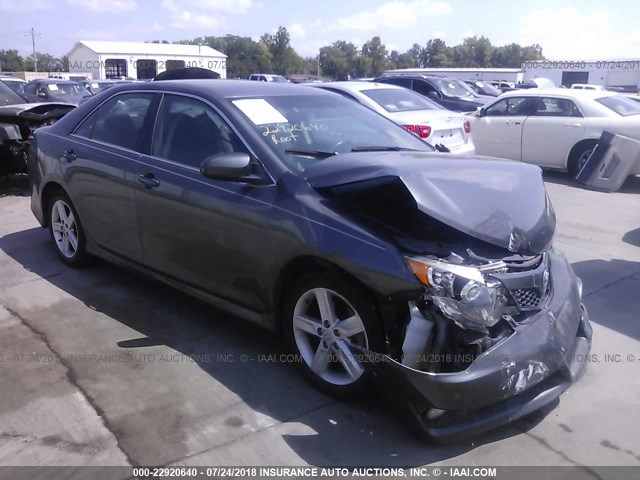 4T1BF1FK8EU786597 - 2014 TOYOTA CAMRY L/SE/LE/XLE Boz foto 1