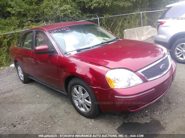 1FAFP23135G170671 - 2005 FORD FIVE HUNDRED SE RED photo 1