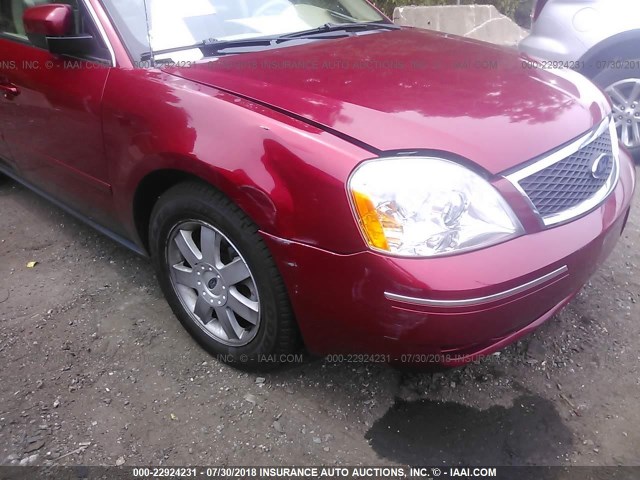 1FAFP23135G170671 - 2005 FORD FIVE HUNDRED SE RED photo 6