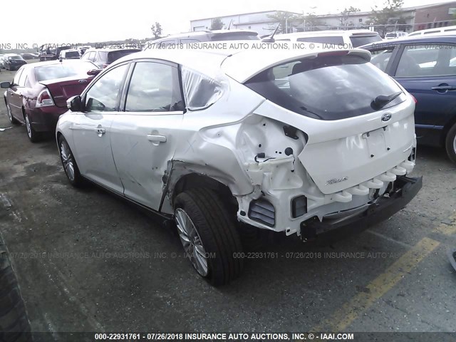 1FADP3N25HL250519 - 2017 FORD FOCUS TITANIUM WHITE photo 3