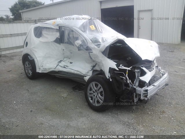 1G1JG6SHXJ4109476 - 2018 CHEVROLET SONIC WHITE photo 1