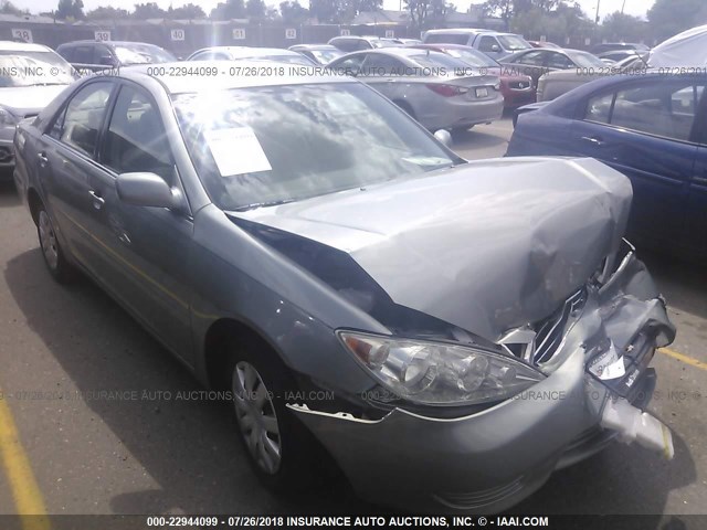 4T1BE32K95U624787 - 2005 TOYOTA CAMRY LE/XLE/SE SILVER photo 1