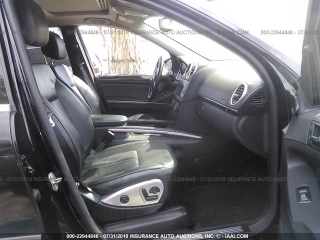 4JGBF2FE0CA789010 - 2012 MERCEDES-BENZ GL 350 BLUETEC BLACK photo 5