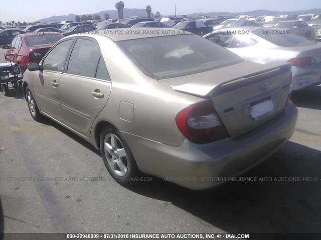 4T1BE30K92U004102 - 2002 TOYOTA CAMRY LE/XLE/SE BEIGE photo 3