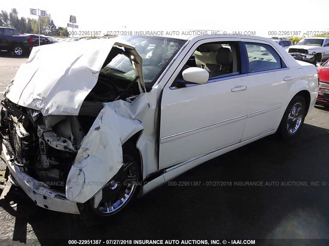 2C3KA53G36H525624 - 2006 CHRYSLER 300 TOURING WHITE photo 2