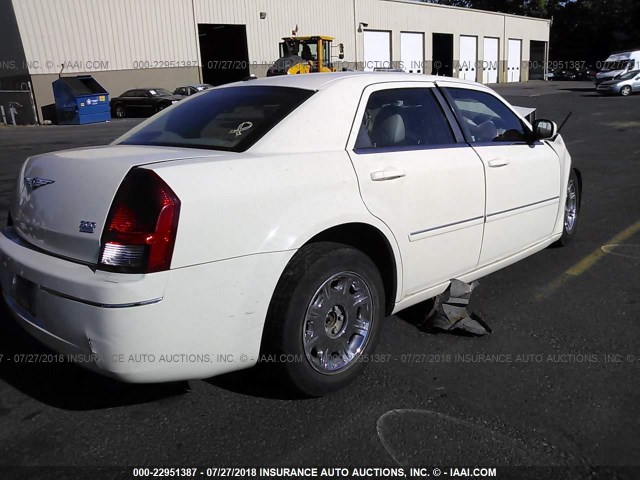 2C3KA53G36H525624 - 2006 CHRYSLER 300 TOURING WHITE photo 4