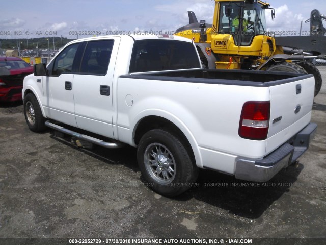 1FTPW12504FA15659 - 2004 FORD F150 SUPERCREW WHITE photo 3