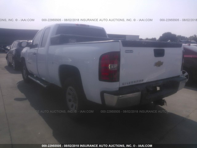 1GCRCPEX1DZ235098 - 2013 CHEVROLET SILVERADO C1500 WHITE photo 3