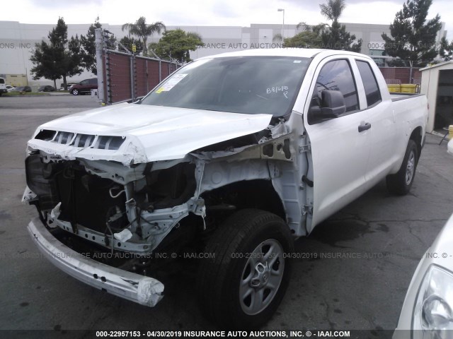 5TFRM5F19GX101175 - 2016 TOYOTA TUNDRA DOUBLE CAB SR/SR5 WHITE photo 2