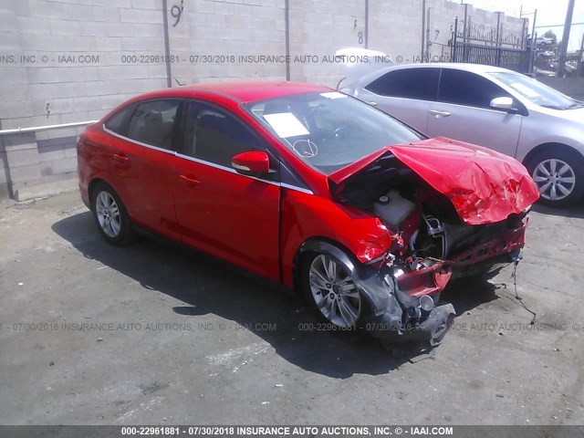 1FAHP3H27CL431174 - 2012 FORD FOCUS RED photo 1
