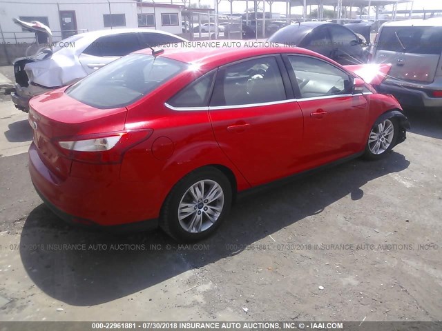 1FAHP3H27CL431174 - 2012 FORD FOCUS RED photo 4