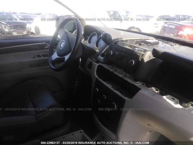 2V4RW3D16AR406694 - 2010 VOLKSWAGEN ROUTAN SE BLACK photo 5