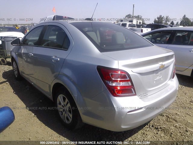 1G1JB5SH2J4102112 - 2018 CHEVROLET SONIC LS 银色 照片 3